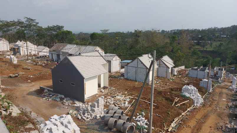 rumah subsidi modern di wagir