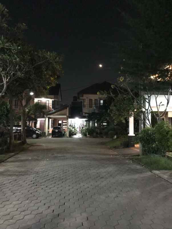 rumah terawat dalam komplek cinere dekat ke tol brigif