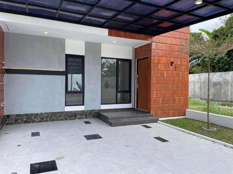 rumah tropis modern siap huni di cebongan sleman