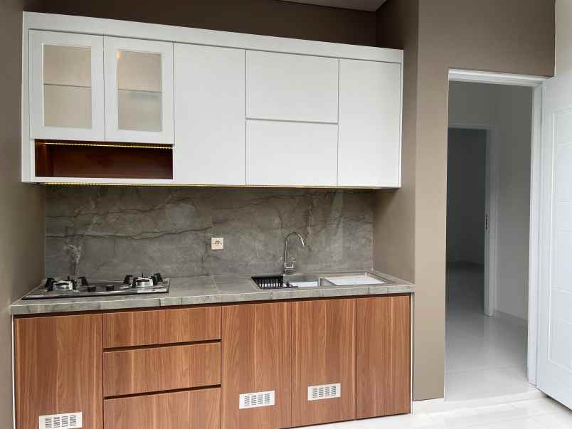 rumah tropis modern siap huni di cebongan sleman