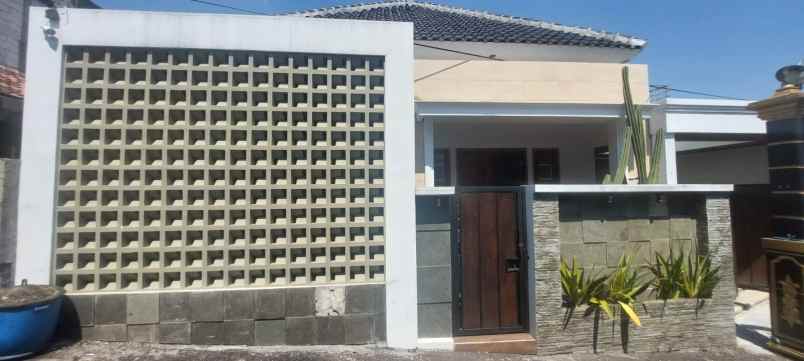 rumah view cantik menarik srinindito semarang barat