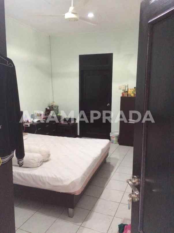 sewa rumah full furnished ciung wanara renon densel