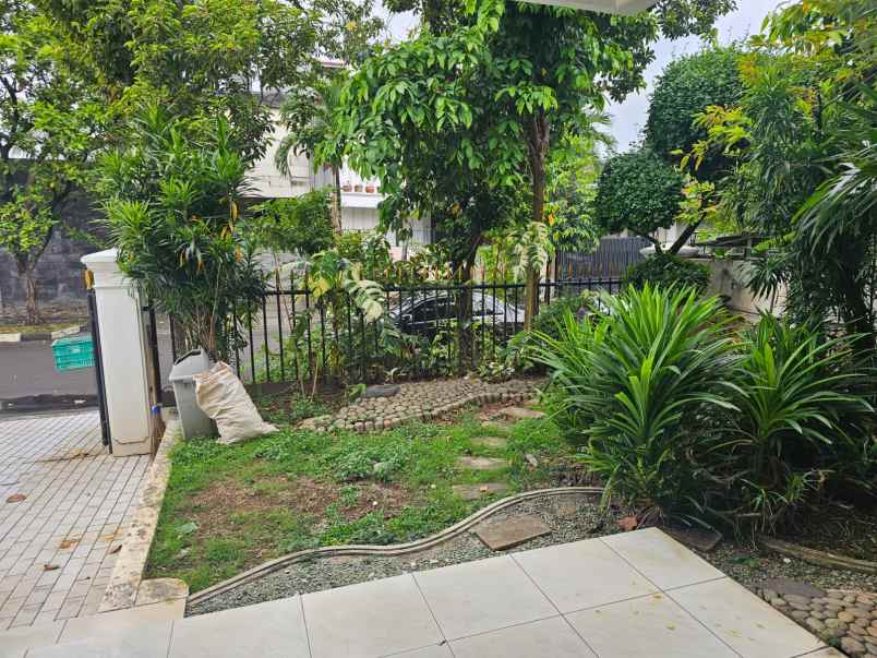 sewa rumah semi furnished intercon jak bar