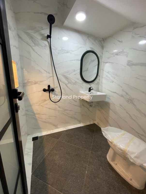 siap huni rumah mewah 3 lantai harga 2 7 m di joglo