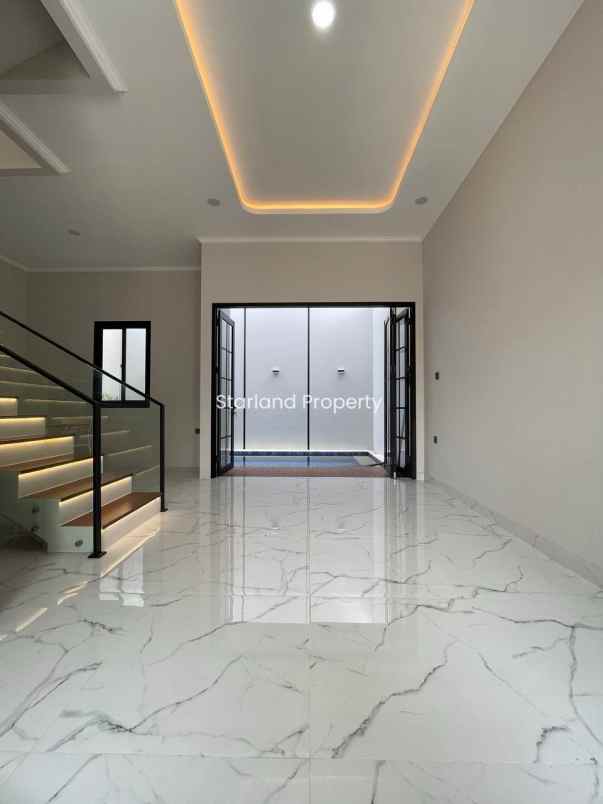 siap huni rumah mewah 3 lantai harga 2 7 m di joglo