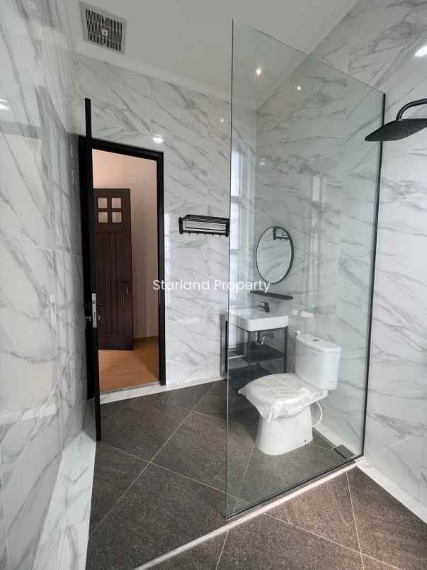 siap huni rumah mewah 3 lantai harga 2 7 m di joglo