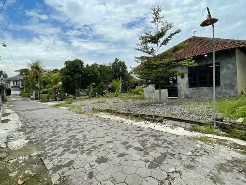 tanah 5 menit jl kaliurang km 10 timur pasar gentan