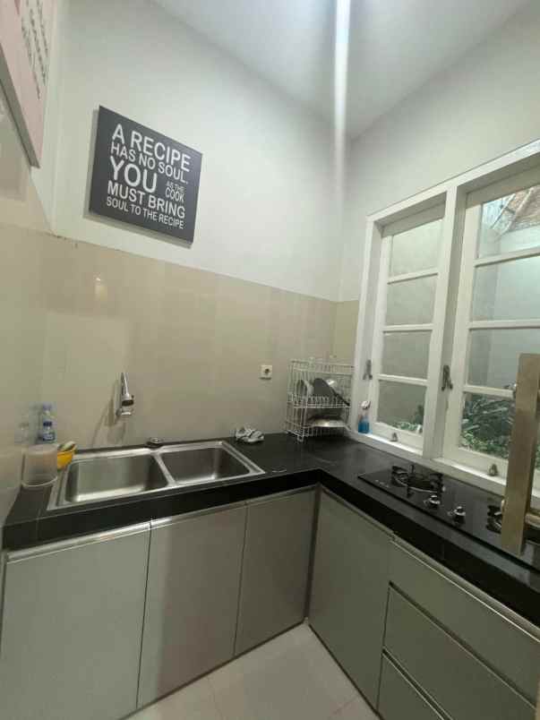 villa minimalis siap huni lokasi dekat bns