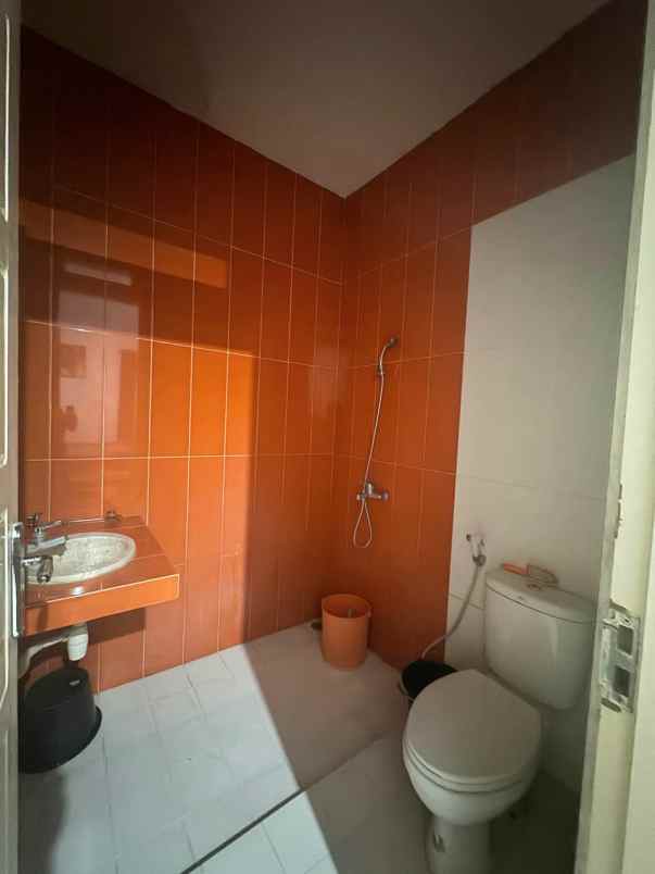 villa minimalis siap huni lokasi dekat bns