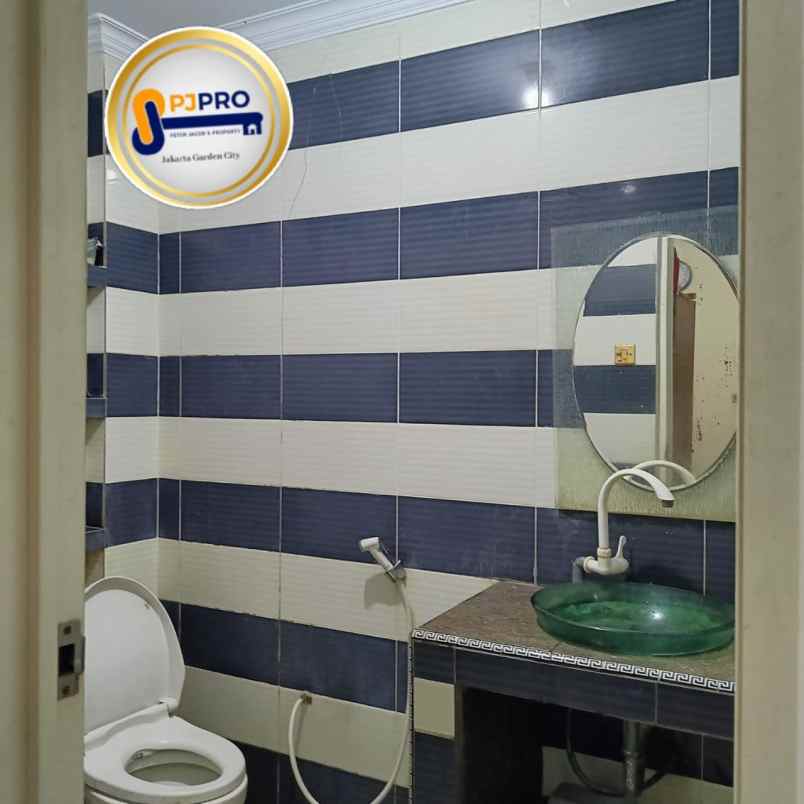 1 unit rumah di perumahan duta bandara permai