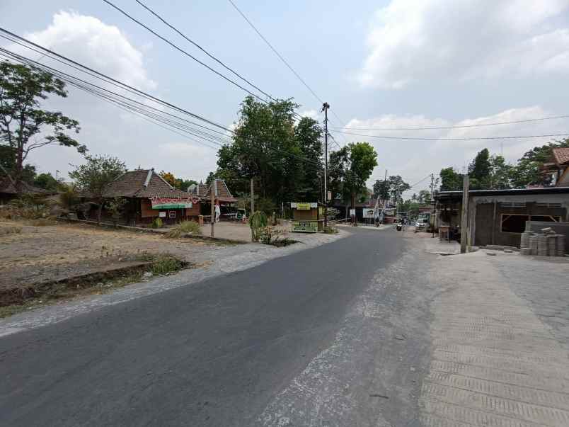 900 meter selatan uii tanah shm p sleman kaliurang