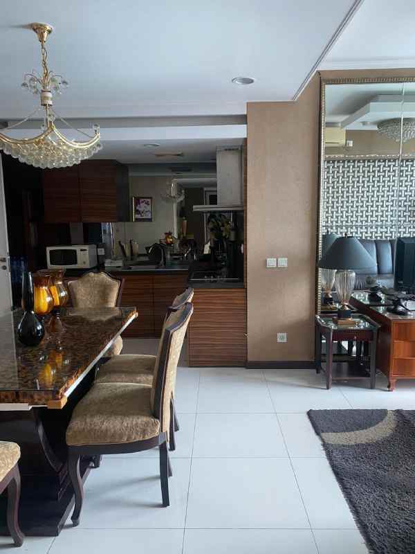 dijual apartemen ciputra world via