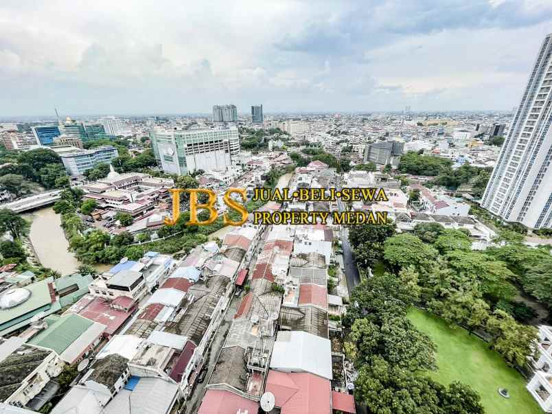 dijual apartemen the reiz condo kondisi siap huni