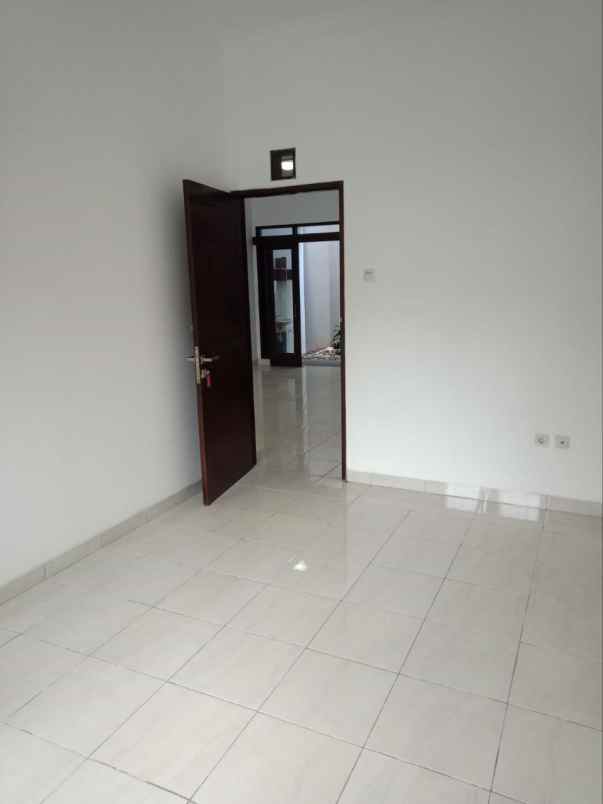 dijual asetnya saja rumah kost sarijadi bandung