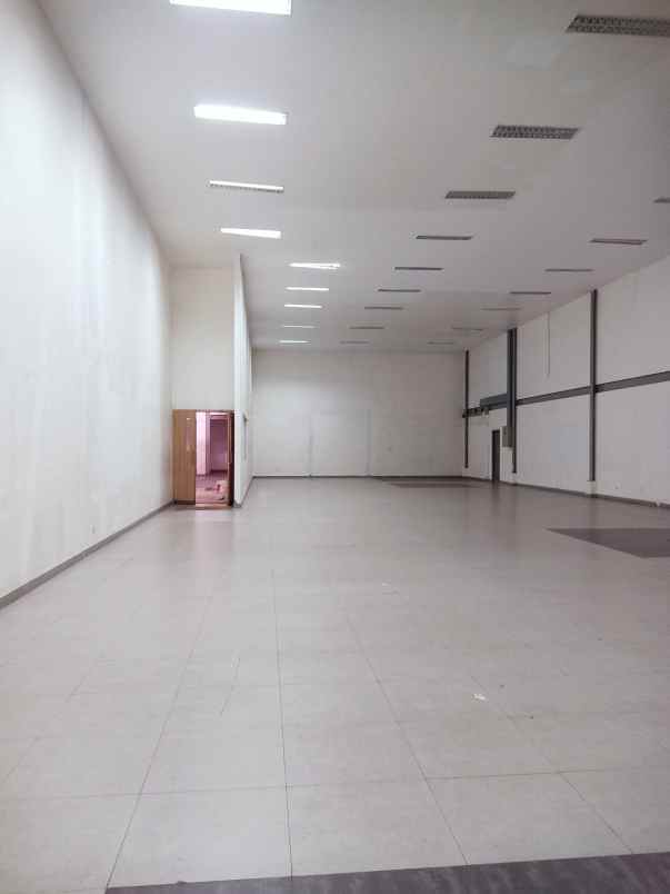 dijual bagunan gedung berserta ada gudang