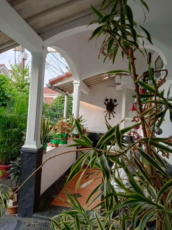 dijual cepat rumah cantik di pesona khayangan depok