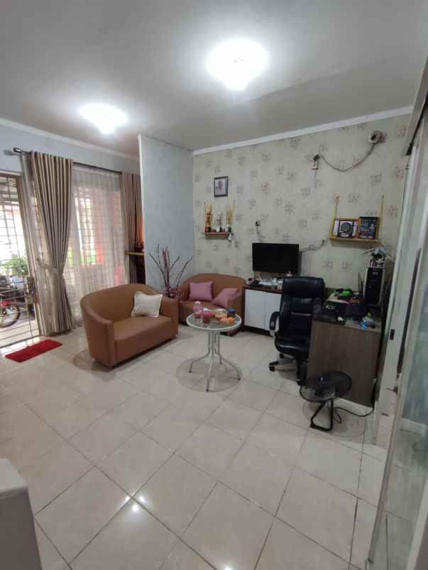 dijual cepat rumah di graha raya cluster fortune