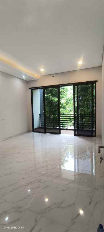 dijual cepqt rumah 2 lantai konsep villa sentul bogor