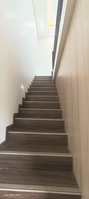 dijual cepqt rumah 2 lantai konsep villa sentul bogor