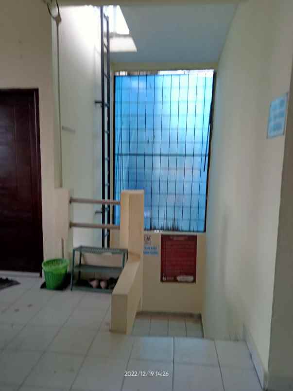 dijual kost 30 kamar dekat unpam