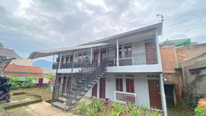 dijual kost jl hegarmanah