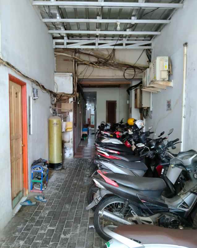 dijual kost jl mangga besar