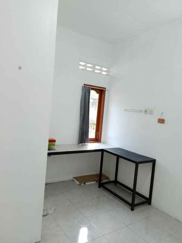 dijual kost meijing wetan