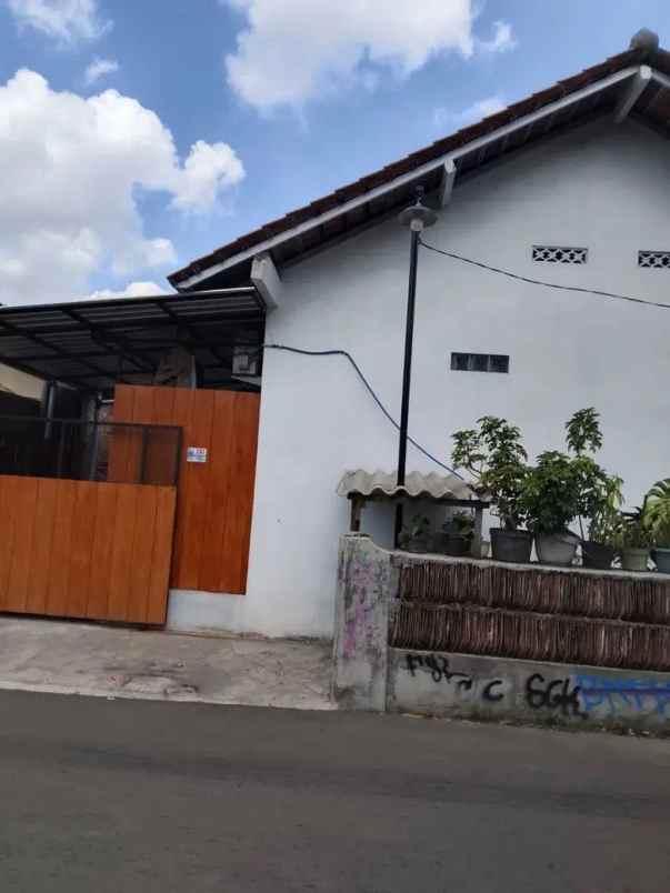dijual kost meijing wetan