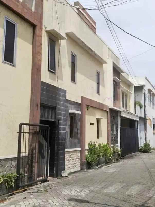 dijual kost semampir tengah medokan