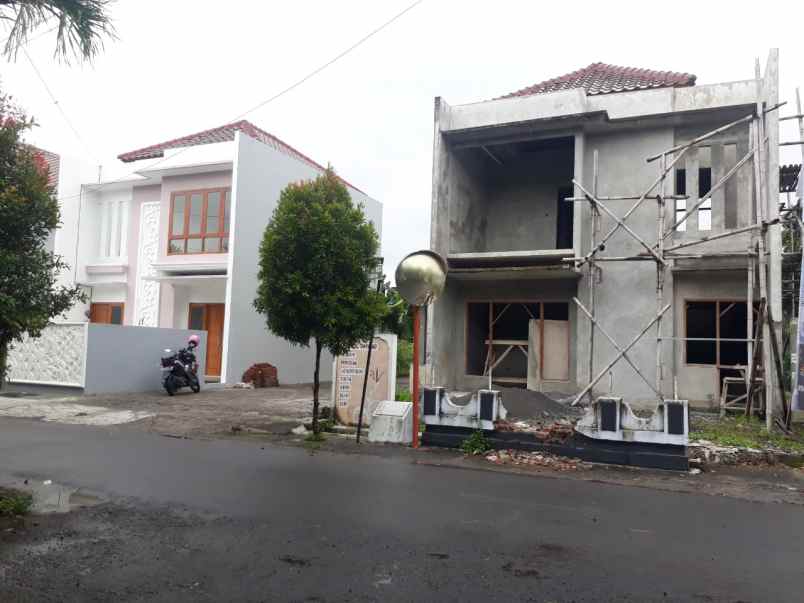 dijual rumah 2 lantai dekat sma n 5 yogyakarta