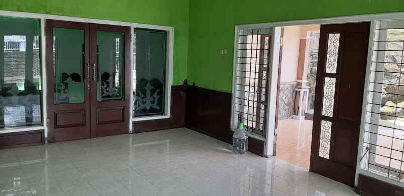 dijual rumah 2 lantai di dekat kampus jember