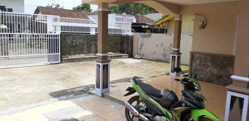 dijual rumah 2 lantai di dekat kampus jember