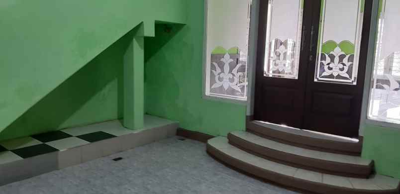 dijual rumah 2 lantai di dekat kampus jember