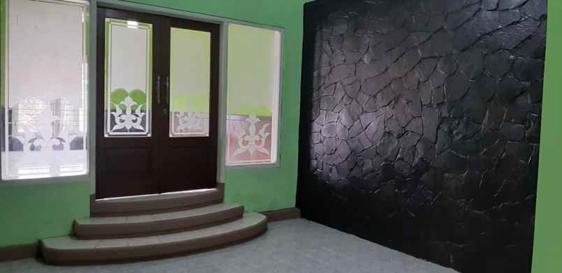 dijual rumah 2 lantai di dekat kampus jember