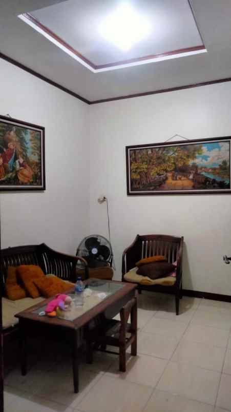 dijual rumah 2 lantai di grogol