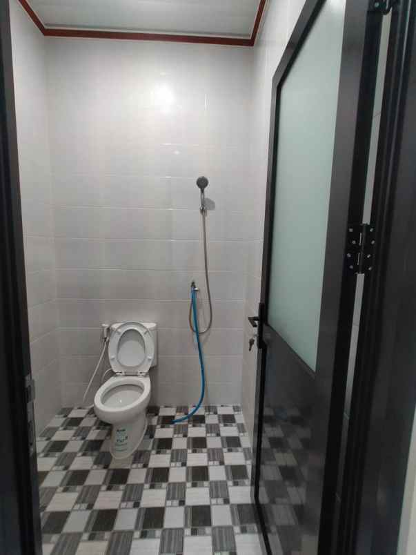 dijual rumah 2 lantai di manyaran sembar semarang