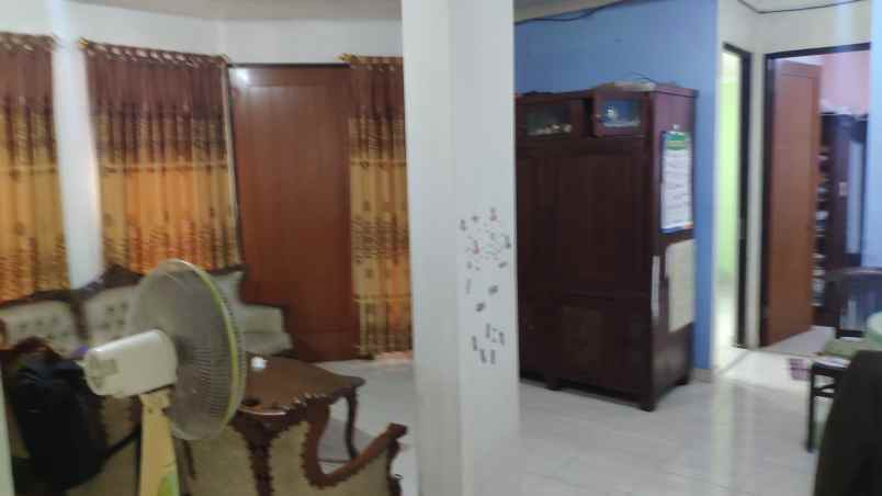 dijual rumah 2 lantai full furnished di jakarta timur