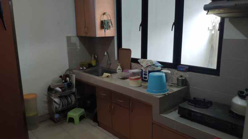 dijual rumah 2 lantai full furnished di jakarta timur