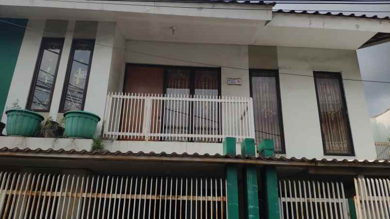 dijual rumah 2 lantai full furnished di jakarta timur