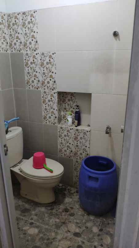 dijual rumah 2 lantai full furnished di jakarta timur