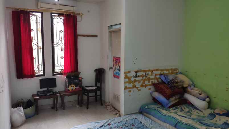 dijual rumah 2 lantai full furnished di jakarta timur