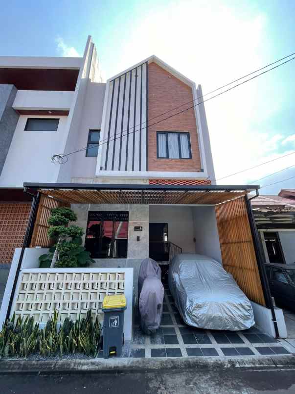 dijual rumah antapani city mas