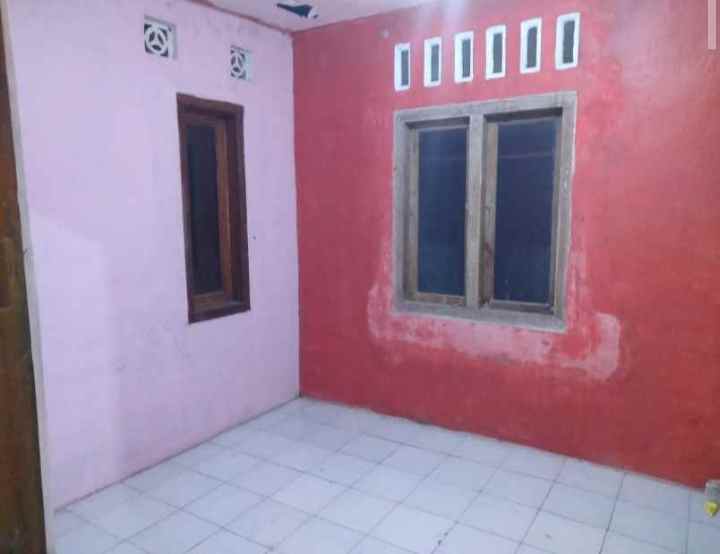 dijual rumah apa ada nya lokasi strategis di perumahan