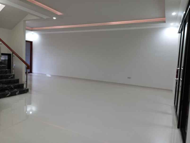 dijual rumah araya kota malang