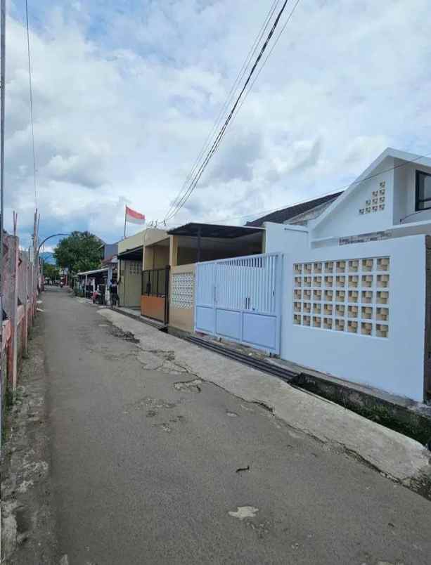 dijual rumah arcamanik