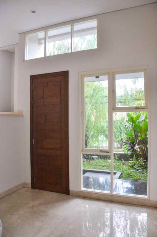 dijual rumah area gandaria city mall