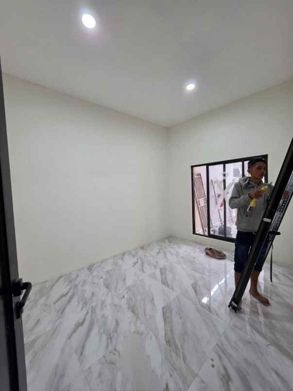 dijual rumah babatan pantai utara