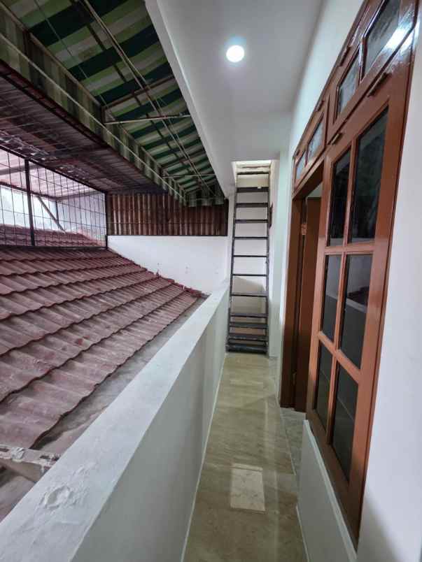 dijual rumah babatan pantai utara