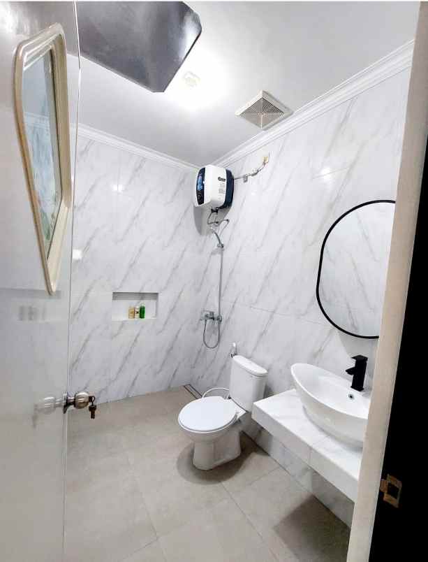 dijual rumah babatan pratama wiyung