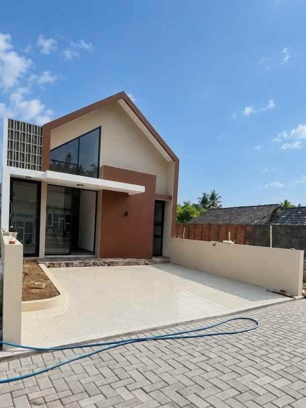 dijual rumah bakungan